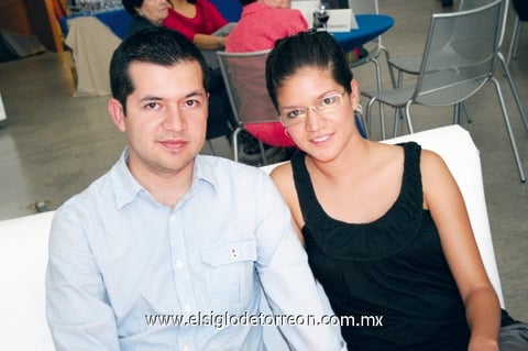 Miguel Alonso y Viridiana Alonso.