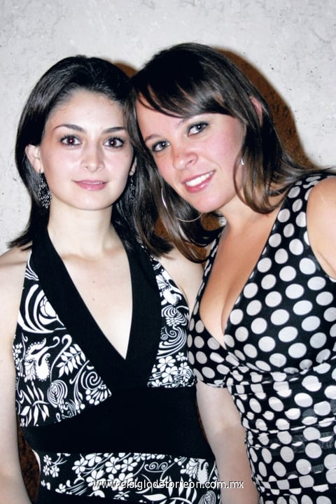 Alejandra Reed y Diana de Kishi.