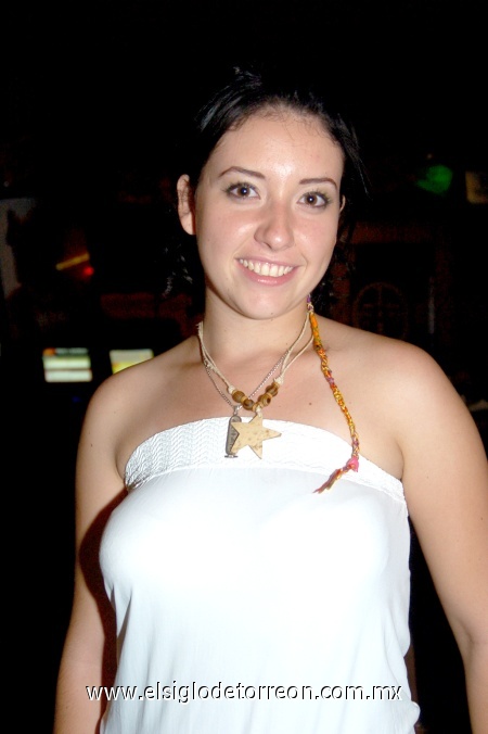 14092008
Adriana Vigne ayer celebró su cumpleaños, por lo que recibió numerosas felicitaciones