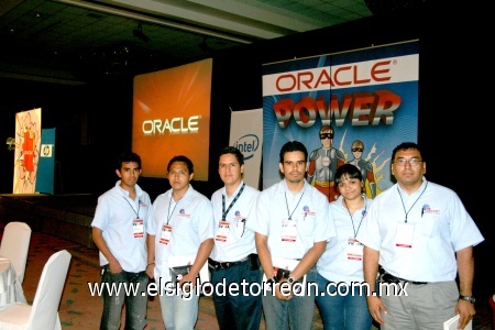 14092008
Gustavo Palazuelos, Alberto Pargas, Mario Muñoz, Everardo Dominguez, Mary Carmona y Héctor Gerardo García asistieron al curso de ORACLE