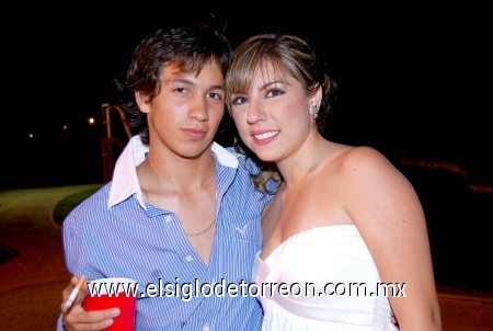 19092008
Karem en la compañía de Eduardo Villegas