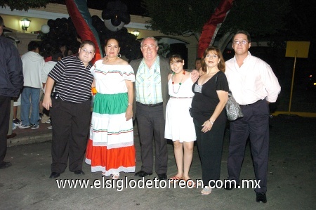 17092008
Luis Manuel Galiano, Adela Román de Galiano, Román y Lupita Galiano, Susana de Galiano y Manuel Galiano