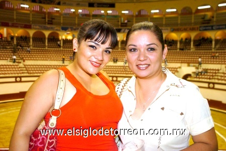19092008
Senyaze y Montserrat Alcázar