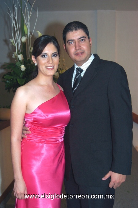 22092008
Silvia Tolentino y Elías Farachala.