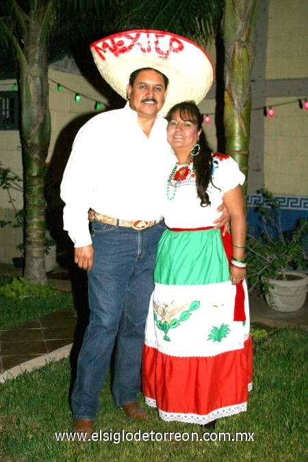 22092008
Víctor Sánchez y Elvia Gutiérrez de Sánchez.