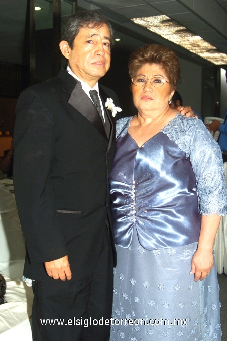 23092008
Roque Leyva Rodríguez y María Trinidad Sánchez de Leyva, papás de la novia.