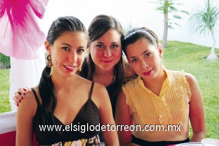 Dany Barranco, Mary Tere Viesca y Claudia Peña.