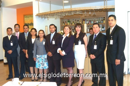 24092008
Alejandro Córdova, Raúl Rosales, Mónica Ríos, Dolores Mejía, Federico Arroyo, Joel Plata, Verónica Rodríguez, Iván García, Jorge Gutiérrez y Lupita Soria, organizadores del evento