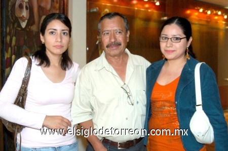 24092008
Araceli, Omar y Sandra Camargo