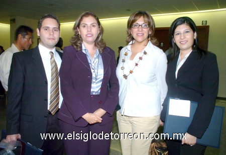 28092008
Jesús Martínez, Carmen Amina Domínguez, Doris Trujillo y Karina Moreno