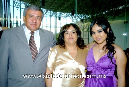 28092008
Manuel Vaquera Pedroza, María Patrocinio Bernal de Vaquera y Karla Celene Vaquera Bernal