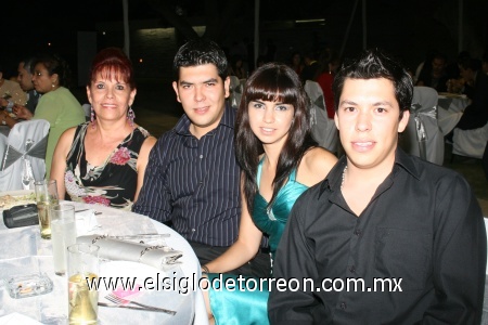 24092008
Lulú Zataráin, Jorge Castro, Alejandra Villegas y Carlos Castro