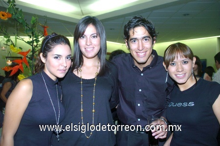 28092008
Mónica Ortega, Itzel Bonilla, Pablo Becerra y Cinthia Barrientos