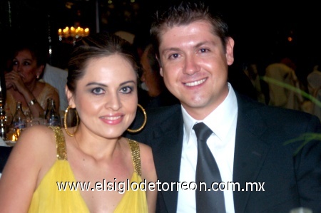 24092008
Aracely de López y Alberto López