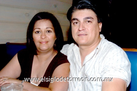 28092008
Gris Salas y Michel Díaz.