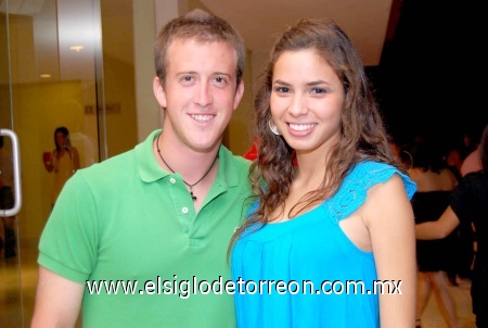 28092008
Kenneth Bello y Cecy Hernández.