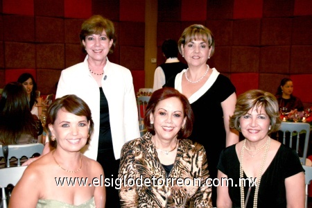 28092008
Licha de Cárdenas, Rocío Villarreal de Juan Marcos, Olga de Gallegos, Paty de Arizpe y Susana de Rodríguez