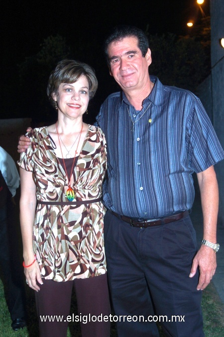 29092008
Susana Estens de Villarreal, fue festejada por su esposo Édgar Villarreal Rodríguez.