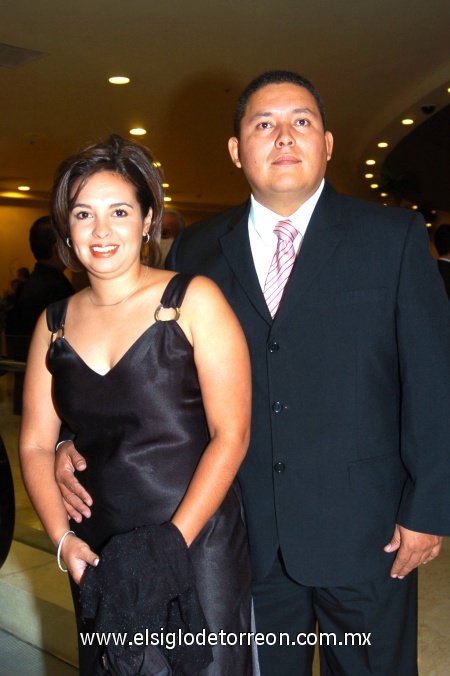 30092008
Cony de Lara y Rafael Lara.