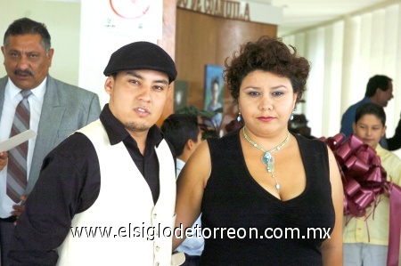 30092008
Joel Rodríguez y Verónica López.