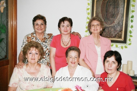 29092008
Enriqueta Máynez de Medina, Cristina Medina Torres, Beatriz de la Fuente de Cedillo, Claudia de la Fuente, Mary Gil de Máynez y Doris Romero