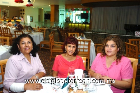30092008
Delia Marín, Gloria Maldonado y Lourdes Sánchez.