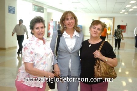 02102008
Cecilia Zendejas de Rascón viajó a Veracruz y fue despedida por Martha de Aguirre y Esther de Moreno