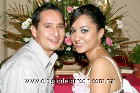 01102008
Érika Lizeth Herrera González y Joel Eduardo Pérez Ramírez, unirán sus vidas en matrimonio en fecha próxima