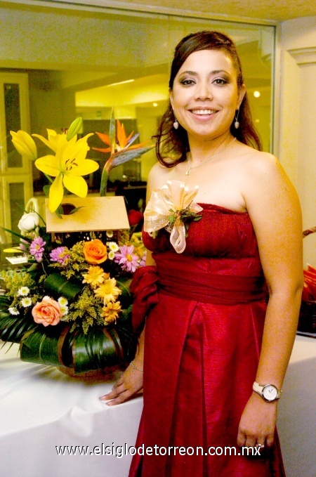 04102008
Irazema López Moreno, contraerá nupcias con Luis Alberto Apodaca Ramírez