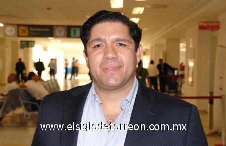 06102008
Gustavo Muñoz viajó a Toluca para cumplir con trabajo.