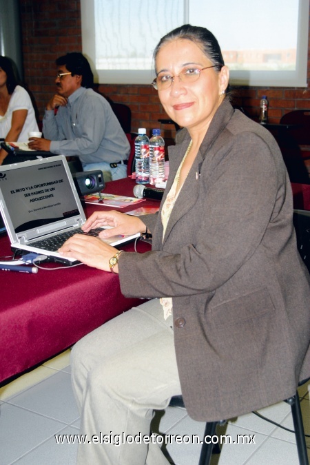 Talleres para padres
Expositora Verónica Mendoza Castillo.