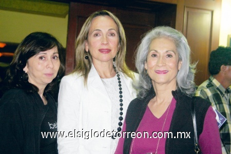 Lupita Garza, Carmen Hermosillo y Aleida Garza.