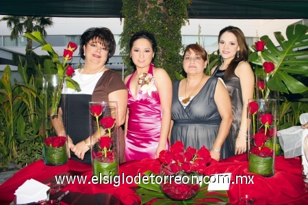 Lupita Hernández de Gaucin, Carolina Cueto Monsiváis, Irlanda Monsiváis de Cueto y Sofía Cueto de Necochea.