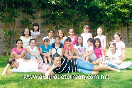 Divertido cumpleaños
Arantxa López Muñoz junto a sus amigas el día de su cumpleaños.