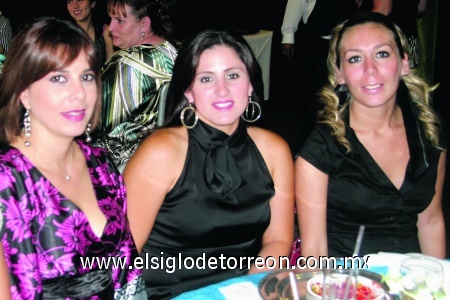 Albertine Acevedo, Ale Vlles y Sandra Calderón.