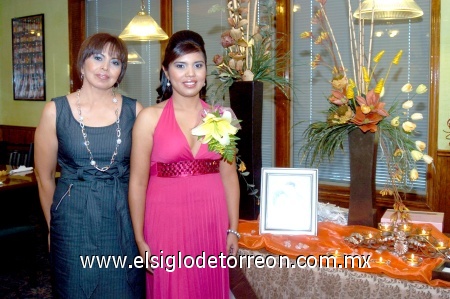 09102008
Sandra y su mamá Juanita de Becerra