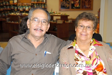 19102008
Ernesto Cortinas y María de Jesús Orihuela viajaron a la Ciudad de México