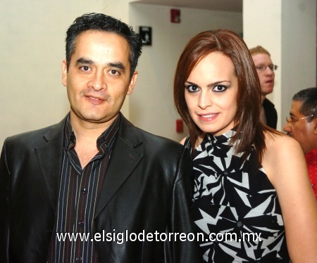 12102008
Arturo Becerril y Gaby Ramírez.