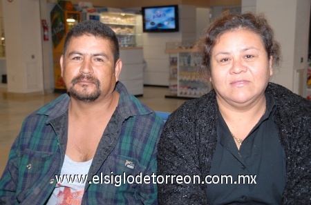 23102008
Humberto Gutiérrez y Clara Elena Salas viajaron a Tijuana
