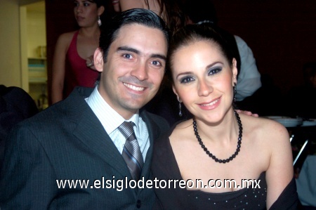 22102008
Salvador Álvarez McAnally y Érika Obregón de Álvarez