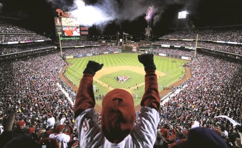 Los Filis de Filadelfia se proclamaron por segunda vez en su historia campeones de la Serie Mundial del beisbol profesional de las Grandes Ligas al vencer por 4-3 a los Rays de Tampa Bay en el quinto partido de la serie que ganaron 4-1 al mejor de siete.