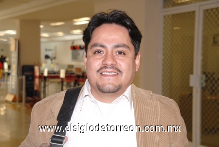 03112008
Ernesto González Flores viajó para cumplir con negocios a Durango, Dgo.