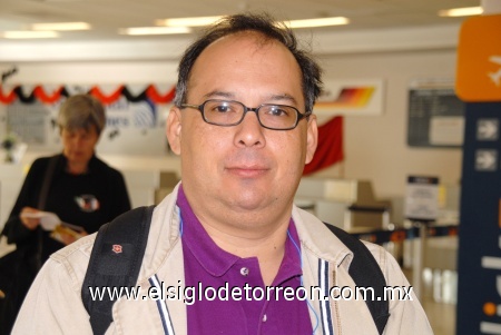 03112008
Héctor M. realizó un viaje de negocios hacia la Ciudad de México y posteriormente a Panamá.