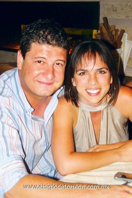 Juan Pablo Garza y Rina Gilio.