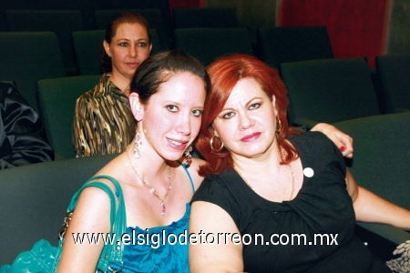 Ana Carmen Iturriría y Ana Emilia Cárdenas.