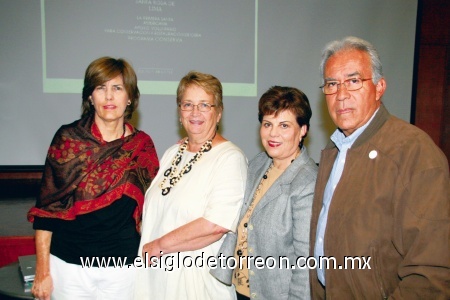 Irma de Froto y Jorge González.