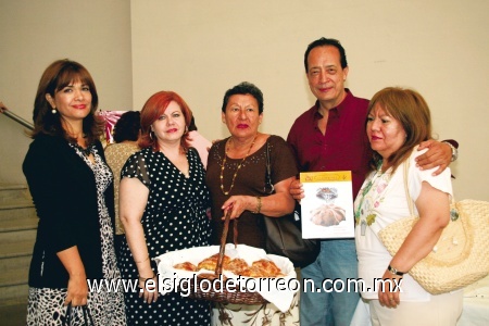 Maricela Barrondo, Ana Carmen Iturriría, Irma Aspland, Julio Luna y Deborah Rodríguez.