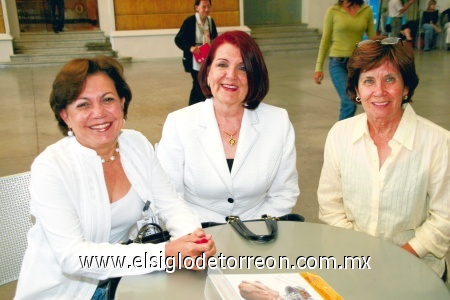 Pilar de Miñarro, Rosa María de Granados y Ángeles de Valdés.