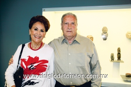 Luz María de Sánchez y Sigfrido Sánchez.