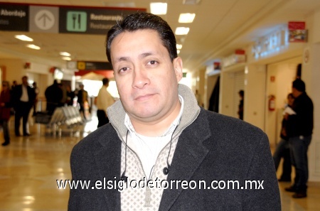 05112008
Ángel González Sierra viajó al Distrito Federal en plan de trabajo